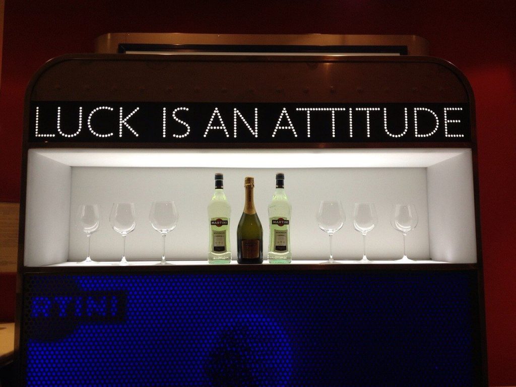 publicite martini avec un slogan copywrite